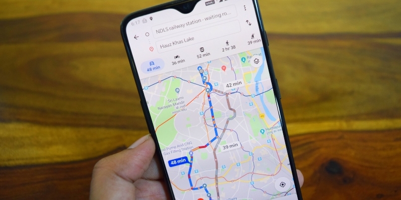 Google Maps launches interface and new voice