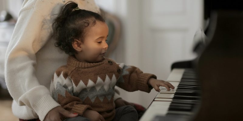 Piano Tiles helps the development of motor skills in children