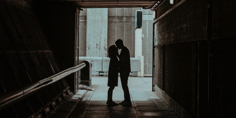 Tinder generates love in confinement